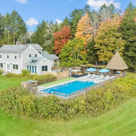 Vermont Retreat With Private Pool And Tennis Court